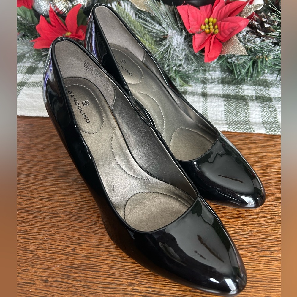 Bandolino Women's Glossy Black Heels